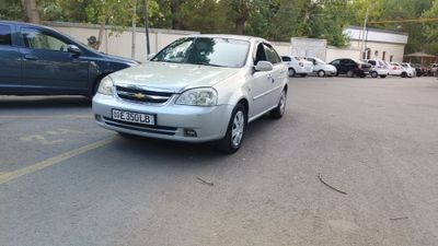 НЕдорого Lacetti-2поз 2011год ГАЗ-Метан. Звонить 12-20часов.