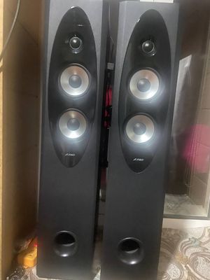 Отлыный комплект акустики и микрофона F&D