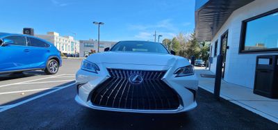 Lexus ES 300h Hybrid 2023