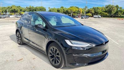 Продается новый аdтомобиль Tesla model X long