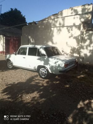 Vaz 21011 sotiladi