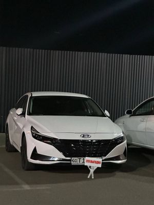 Hyundai Elantra 1,6 mator 2021