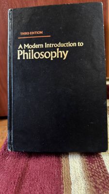 Продаю книгу на английском языке "A modern introduction to philosophy"