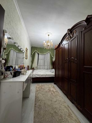 Новомосковская, евро квартира без маклера без посредников
