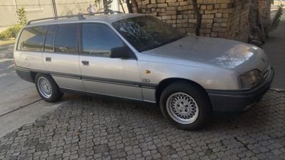 Opel omega universal