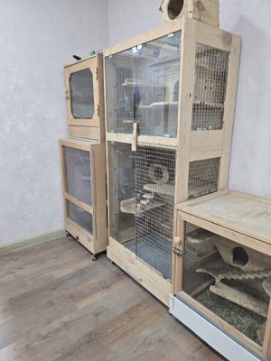 Продам клетки б/у