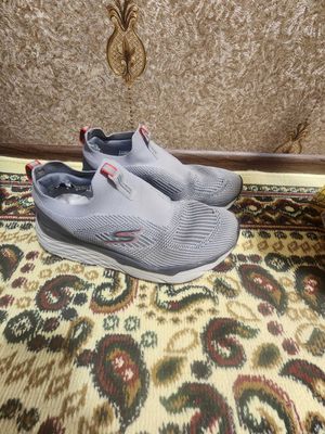Мужские кроссовки