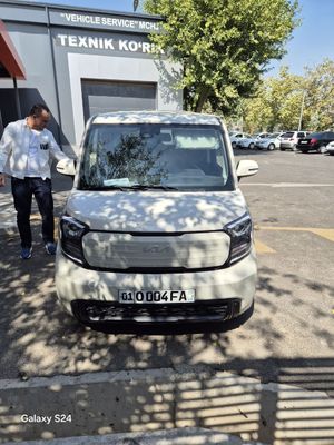 Срочно продам как новый KIA RAY пробег. 3.000 км цвет бежвий.