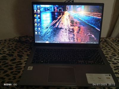 ASUS laptop ishlashi zor