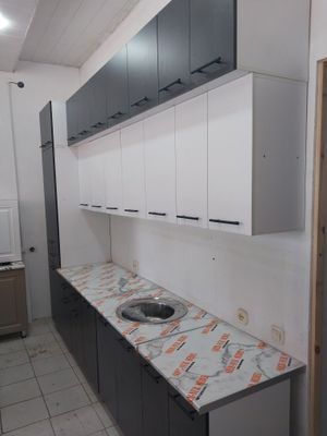 Kuxonniy mebel zakazga xoxlagan turda xamda tayyor maxsulotlar bor .
