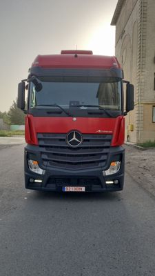Мерседес актрос паравоз