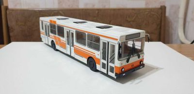 Продам ЛиАЗ-5256 в масштабе 1:43 производитель СОВА