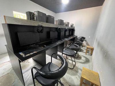 Kompyuterla sotiladi 10 ta komplekt holati ideal 6 oy iwlagan