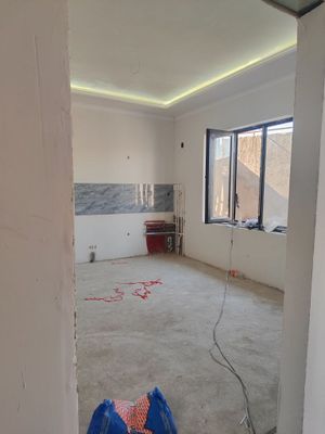 Yengi 4 xonali tayyor uy sotiladi. 1,8 sotx