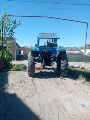 MTZ Tiraktir 1980 yil balonlar yangi tepla nasoz yangi bosilgan matord