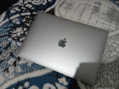 Mac book pro 13 inch , 2017 3.1 GHz 2 ядерный процессор Core i5