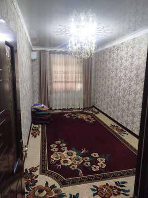 3 xonali ijaraga beriladi