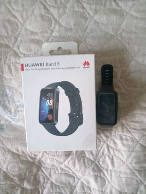 умные чисы Huawei band 8