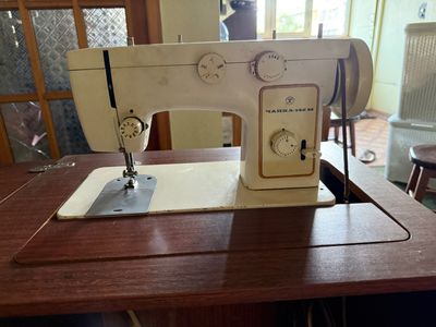 Срочно продам швейную машинку «Чайка»