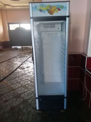 vetrina sotiladi narxi 4 mln    manzil kattaqurg'o