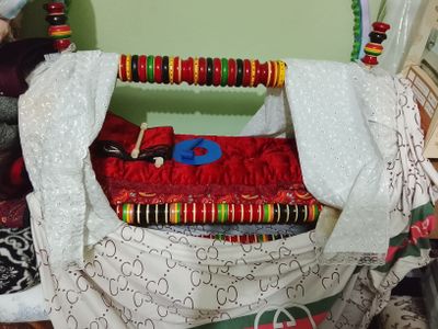 бешик сотаман почти янги.   1 марта ёткан