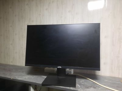 24 monitor sotiladi.