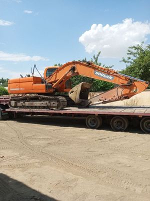 Doosan ekskavator gusinechniy