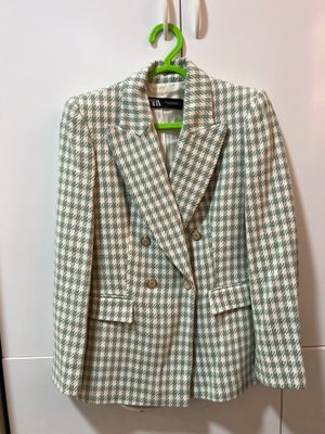 костюм Zara 300.000енги