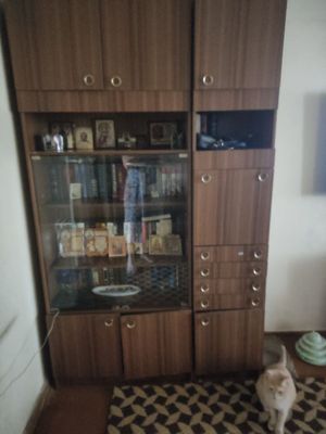 Продается стенка,б у. В хорошем состоянии.