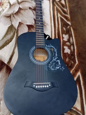 Bass Gitara, barcha kerakli jihozlari bilan