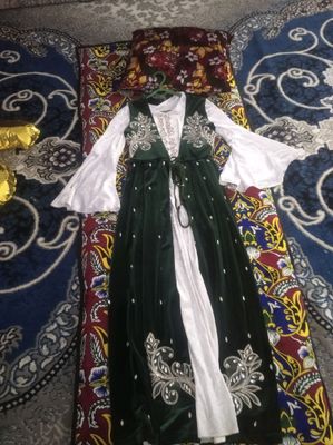 Ko'ylaklar olinglar kelishtirib beramiz