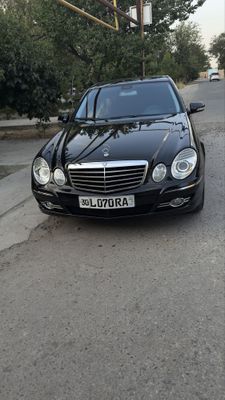 Mercedes-Benz W211 E200