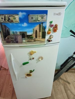 Продам холодильник в хорошем состоянии фирма Sino