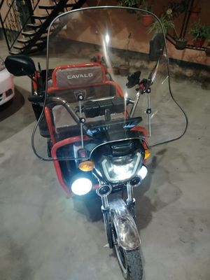 Cavalo elektron skuter trisikl