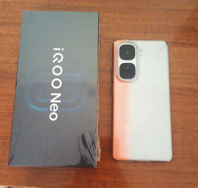 iQOO Neo 10 12/256Gb