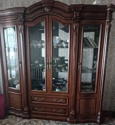 Шкаф для гостиной