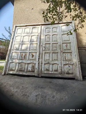 Дарвоза сотилади