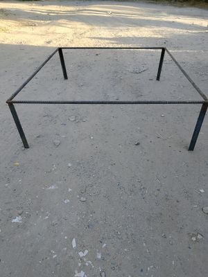 Металлический каркас стола