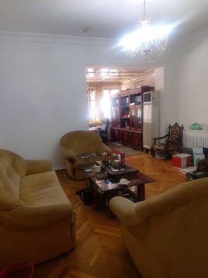 Сдаётся участок находится парк Бабура для студентов на долгий срок,,,