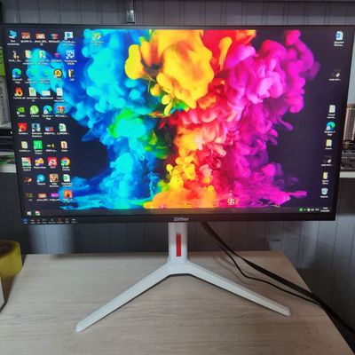 Gaming monitor 165 gers. 24talik sotaman l vidiyam juda guzal.