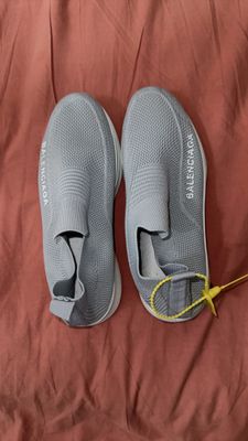 Женские кроссовки