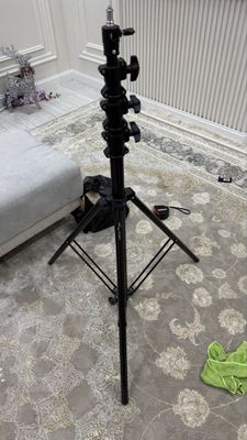 Большой штатив для осветительный приборов