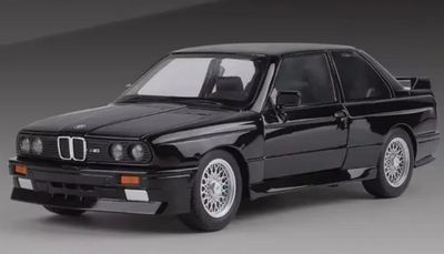 Продам коллекционную модель. 1:24 BMW M3. Или E30.