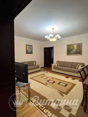 Продается 5 комнатный дом возле метро Олмос