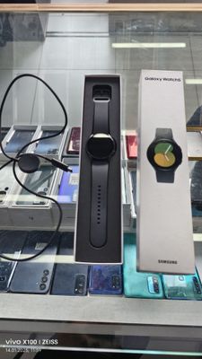 Samsung watch 5. Sotiladi