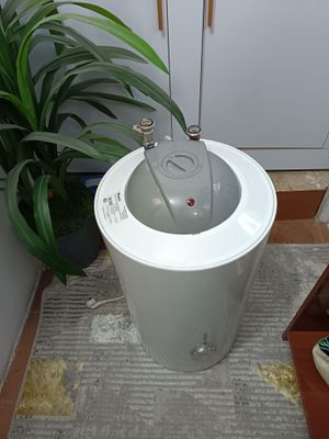 Ariston srochna sotiladi