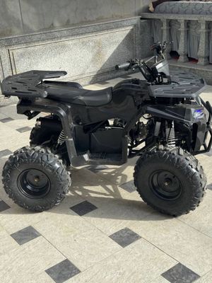 Kvadratsikl yengi avtomat karobka