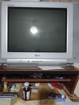 Телевизор LG в хорошем рабочем состоянии