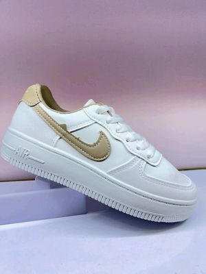 Nike Krasofka Razmer:36.37.38.39.40