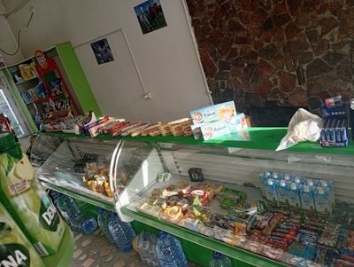 Vetrina haladilnik sotiladi srochna